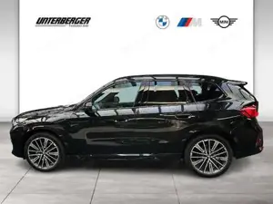 BMW iX1 eDrive20 U11 HB0 M Sportpaket Head-Up DAB Bild 3