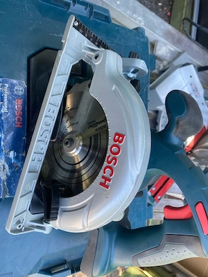 Verkaufe Bosch Akku Handkreissäge ProfessionalGKS18V-li Bild 2