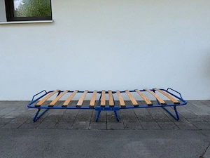 Blaues Klappbett mit fröhlicher Matratze Bild 5