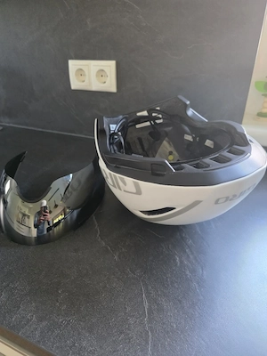 GIRO Zeitfahrrad Helm MIPS mit abnehmbaren Visier Bild 2