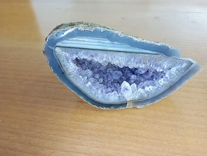 Dekorative Amethyst-Geode Bild 2