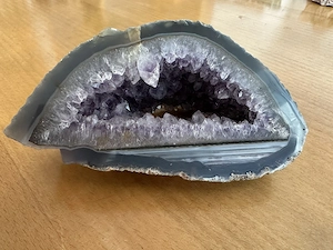 Dekorative Amethyst-Geode Bild 3