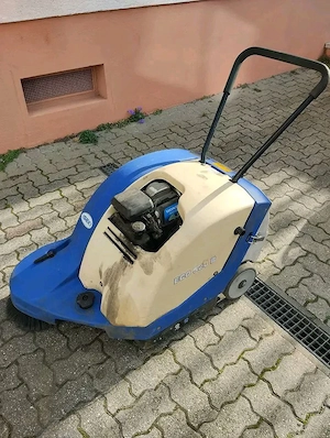 Benzinkehrmaschine Iseki Eco 520B  Bild 3