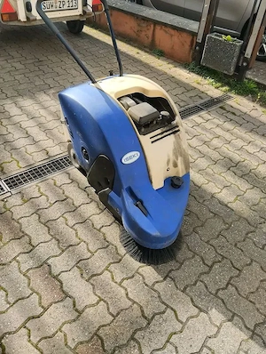Benzinkehrmaschine Iseki Eco 520B  Bild 4