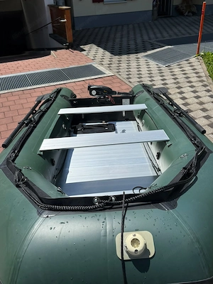 Schlauchoot Missioncraft 360 mit Elektromotor. Bild 4