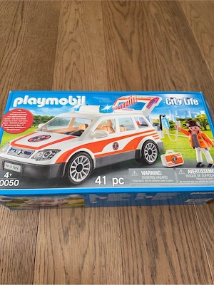 Playmobil Notarztwagen Bild 3