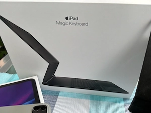 zwei gebrauchte iPad Pro 2020 (12,9 Zoll, Wi-Fi + Cellular, 512 GB) der 4. Generation Bild 2