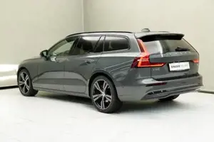 Volvo V60 Ultra, B4 Mild Hybrid, Benzin, Dark W-Paket Bild 10