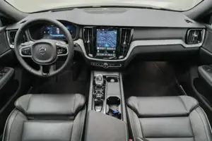 Volvo V60 Ultra, B4 Mild Hybrid, Benzin, Dark W-Paket Bild 7