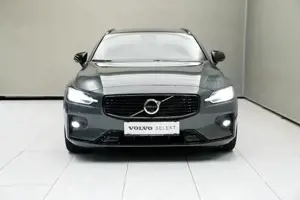 Volvo V60 Ultra, B4 Mild Hybrid, Benzin, Dark W-Paket Bild 3