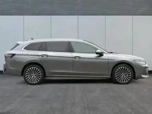 VW Passat Variant Elegance DSG+PANO+NAVI+MATRIX+360 KAM+MASSAGE+A... Bild 5