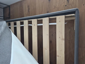 Graues Boxspringbett  Bild 3