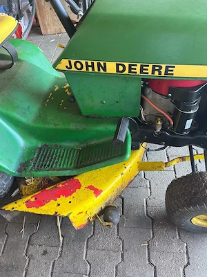 John Deere 111 Bild 3