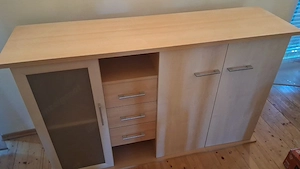 Kommode mit Glastüre Bild 2
