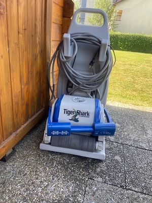 Poolroboter mit Caddy