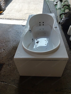 Whirlpool Wanne Bild 4
