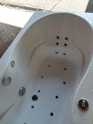 Whirlpool Wanne Bild 2