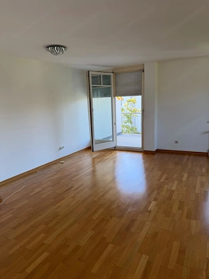 Lichtdurchflutete, ruhige  2 Zimmerwohnung mit großem Balkon und Tiefgarage, Ortsmitte Lustenau Bild 8