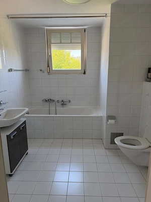 Lichtdurchflutete, ruhige  2 Zimmerwohnung mit großem Balkon und Tiefgarage, Ortsmitte Lustenau Bild 4