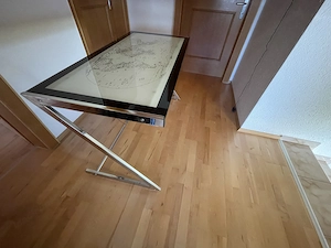 Schreibtisch mit Glasplatte Welt