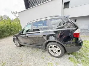 BMW X3, 2, Od E83 schwarz  Bild 3