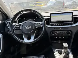 Kia Ceed SW 1,0 T-GDI gpf isg Silber 2020 Top! Bild 2