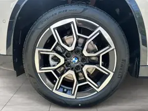 BMW X1 xDrive25e xLine // elektr. Anhängerkupplung // Sitzheizung // Driving Assistant Bild 6