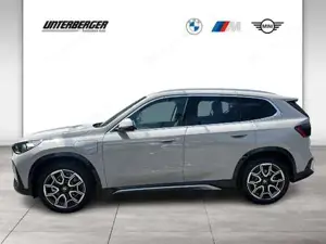 BMW X1 xDrive25e xLine // elektr. Anhängerkupplung // Sitzheizung // Driving Assistant Bild 3