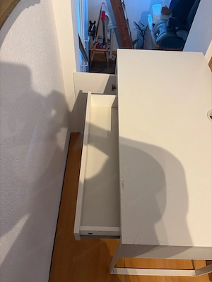 Ikea Schreibtisch zu verschenken Bild 2