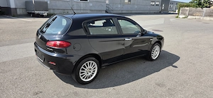 Alfa Romeo 147  1,6 Benzin. Bj:2010  Bild 4