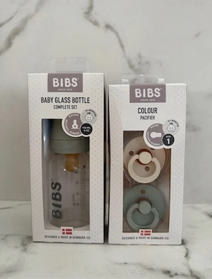 BIBS - Glasflasche und Schnuller