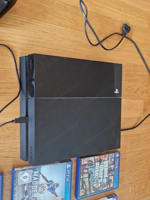 Playstation 4 + 2 originale Controller + 6 Spiele Bild 3