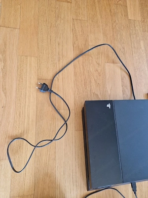 Playstation 4 + 2 originale Controller + 6 Spiele Bild 5
