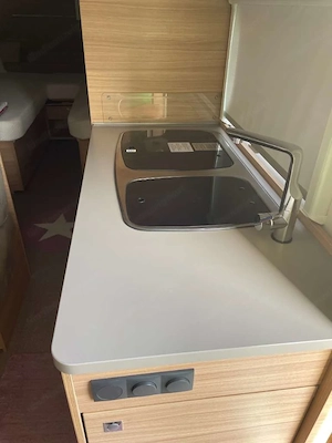 Dethleffs 550 ESK mit Stockbett, Mover, Klima, Einzelbetten Bild 3