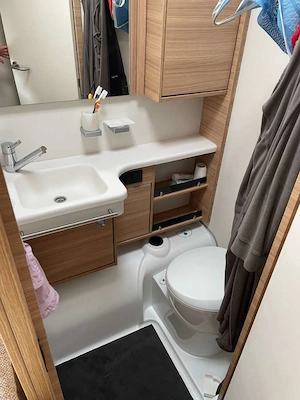 Dethleffs 550 ESK mit Stockbett, Mover, Klima, Einzelbetten Bild 4