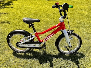 Woom 2 Kinderfahrrad rot 14 Zoll mit Zubehör  Bild 3
