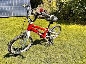 Woom 2 Kinderfahrrad rot 14 Zoll mit Zubehör  Bild 2