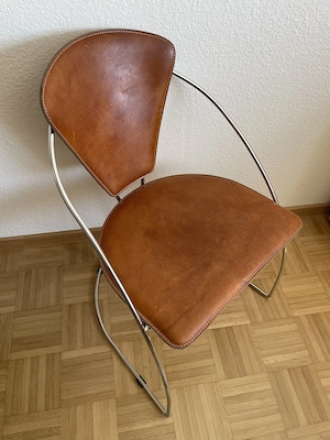 Eleganter Designerstuhl mit Lederoptik & Chromgestell Bild 3