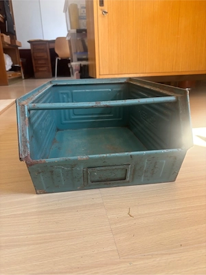 Metallschütten zur Aufbewahrung Bild 3