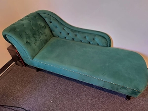 Zwei schöne Samt Designer Récami ren abzugeben - Optisch wie neuwertig Bild 6
