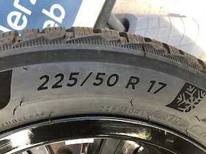 Mercedes- benz Original Winterräder 225.50 R17 Wie NEU Michelin Reifen 8 mm Dot 3225 Bild 9