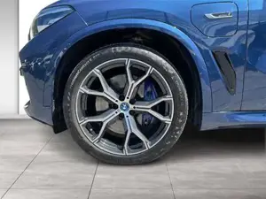 BMW X5 xDrive45e M Sportpaket // Anhängerkupplung // Head-Up // Panorama Glasdach Bild 6