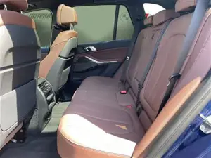 BMW X5 xDrive45e M Sportpaket // Anhängerkupplung // Head-Up // Panorama Glasdach Bild 11