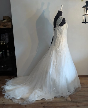 Schönes Hochzeitskleid  Bild 2