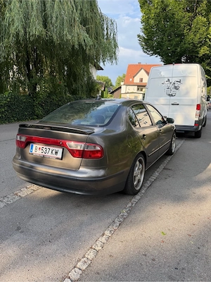 Seat Toledo 1,9 TDI 110ps frisch vorgeführt  Bild 3