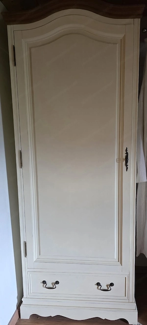 Kommode und Schrank Bild 3
