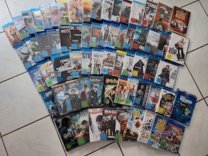 Playstation 4 mit Spielen und Filmen
