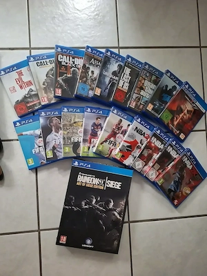 Playstation 4 mit Spielen und Filmen Bild 3