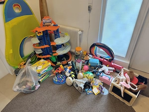 Viele Spielsachen abzugeben, Hot Wheels, Spielfiguren, Sammelsachen, Spiele uvm. siehe Bilder