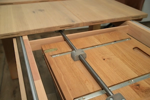Esstisch Eiche Massiv + 2x Auszug in top Zustand Bild 2